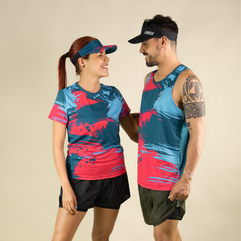 Camisetas deportivas para hombres y mujeres: comodidad y rendimiento para tus actividades físicas.